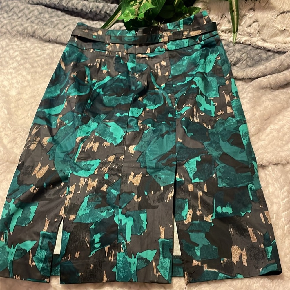 NEW YORK & CO ladies skirt Sz 2 floral teal black double vents belted like NEW